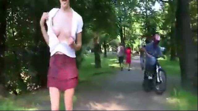 Imbecile young teen bella teasing open-air